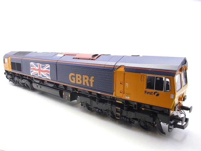 G Scale G1 Aristocraft A23205 Class 66 GBRF “Union Jack” Livery Diesel Loco R/N 66705 Electric image 12