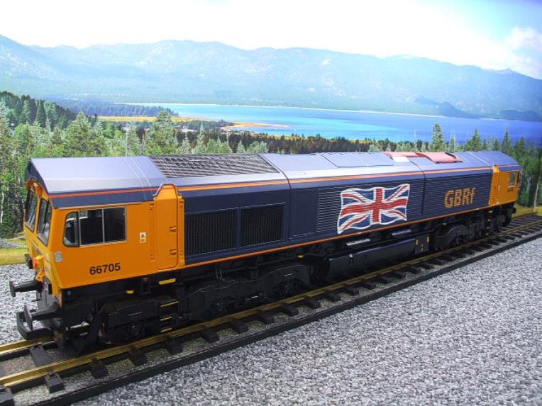 G Scale G1 Aristocraft A23205 Class 66 GBRF “Union Jack” Livery Diesel Loco R/N 66705 Electric image 15