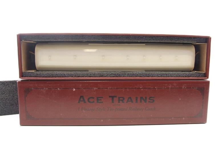 Ace Trains O Gauge C4 LNER "The Flying Scotsman" All 3rd Corridor Coach R/N 64639 image 14