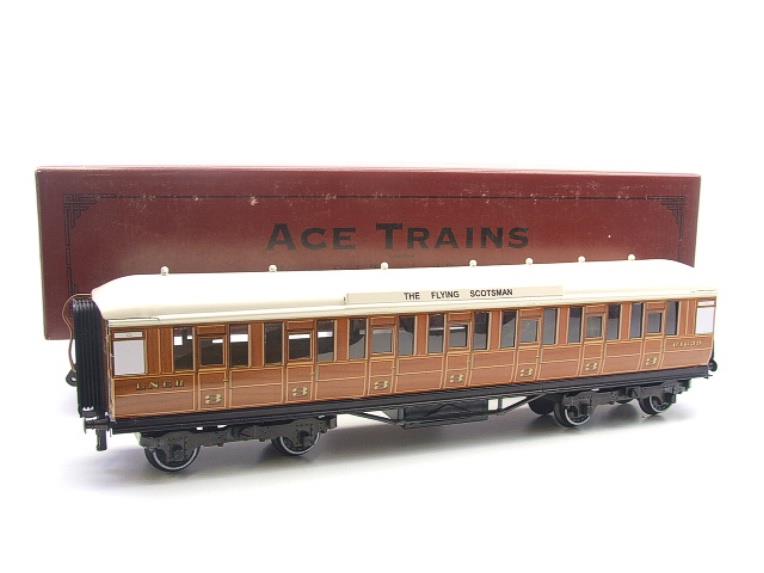 Ace Trains O Gauge C4 LNER "The Flying Scotsman" All 3rd Corridor Coach R/N 64639 image 15