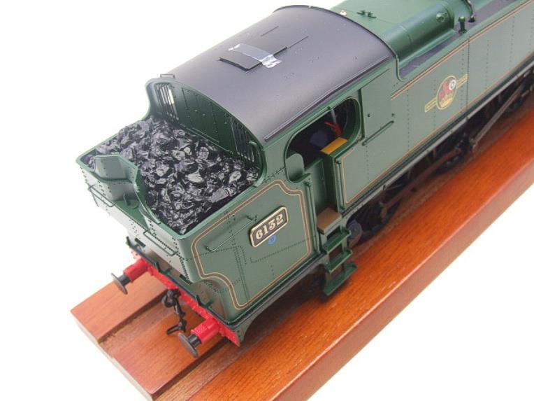 Heljan O Gauge Item 6104 BR Green Late Crest Class 61xx Large Prairie Tank Loco R/N 6132 Electric image 15