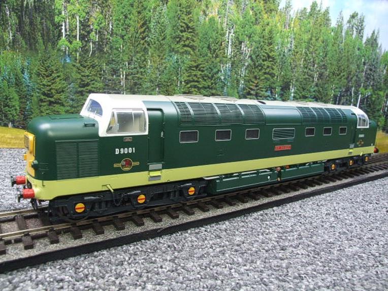 Heljan O Gauge Special BR Green Class 55 “St Paddy” Deltic Diesel Loco D9001 Bxd image 18