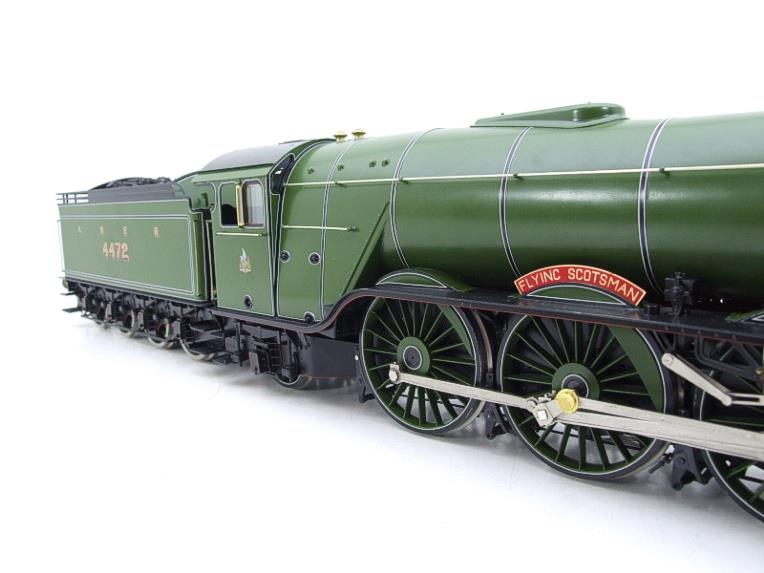 Gauge 1 LH Loveless & Co LNER Brass Class A1 "Flying Scotsman" R/N 4472 Electric 2 Rail R/Controlled image 13
