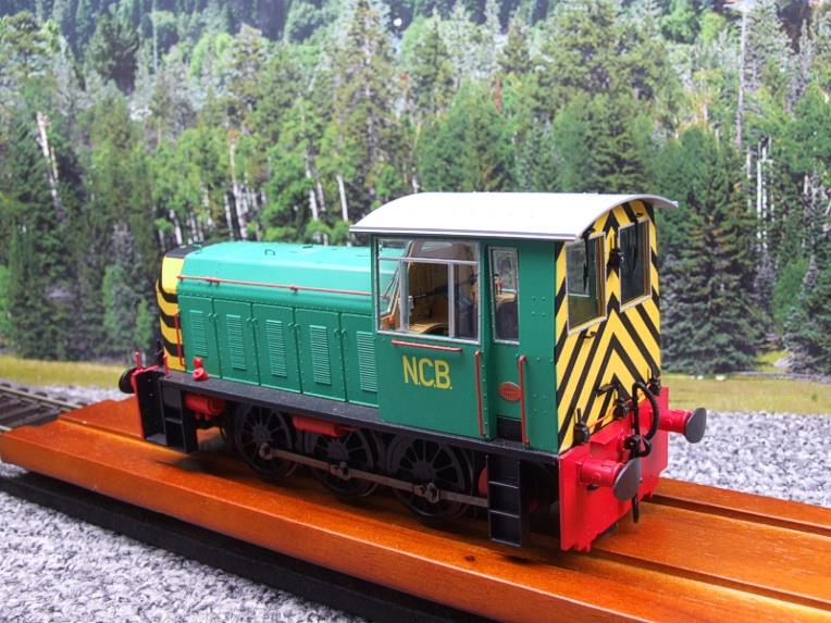 HelJan O Gauge 25951 Class 05 Green NCB Industrial Livery Diesel Shunter Loco Electric 2 Rail Bxd image 14