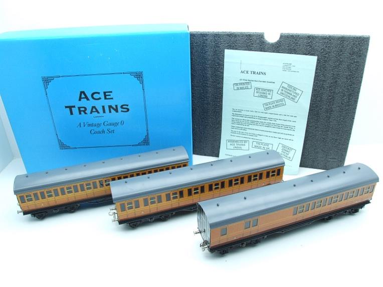 Ace Trains O Gauge C1 "Metropolitan" x3 Coaches Set Boxed image 19