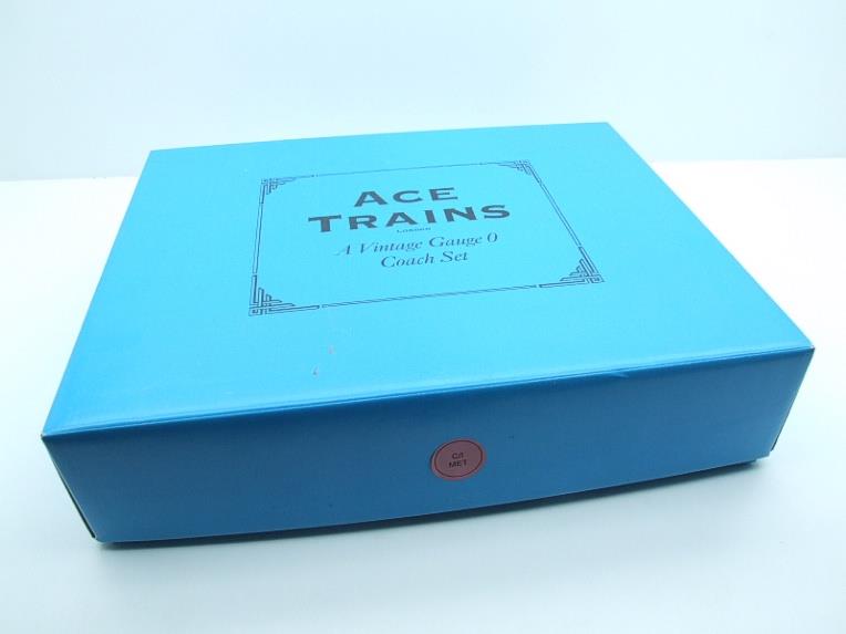 Ace Trains O Gauge C1 "Metropolitan" x3 Coaches Set Includes Working Rear Lamp Fitted Boxed image 22