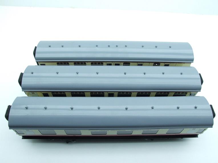 Ace Trains O Gauge C5 BR Mk1 Red & Cream Corridor x3 Coaches Set Boxed image 17