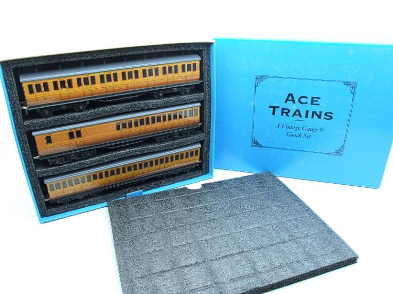 Ace Trains O Gauge C1 "Metropolitan" Passenger x3 Coaches Set 2/3 Rail Boxed image 22