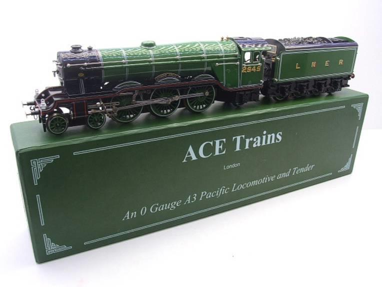 Ace Trains O Gauge E/6 A3 Pacific Class LNER Green "Diamond Jubilee" R/N 2545 Electric 3 Rail Boxed image 2