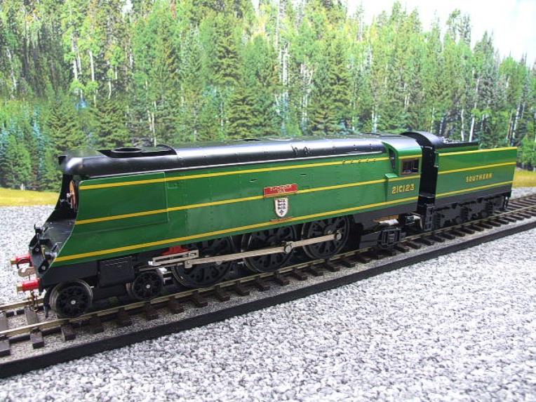 Ace Trains O Gauge E9 Bulleid Pacific SR "Blackmore Vale" RN 21C123 Electric 2/3 Rail Bxd image 9
