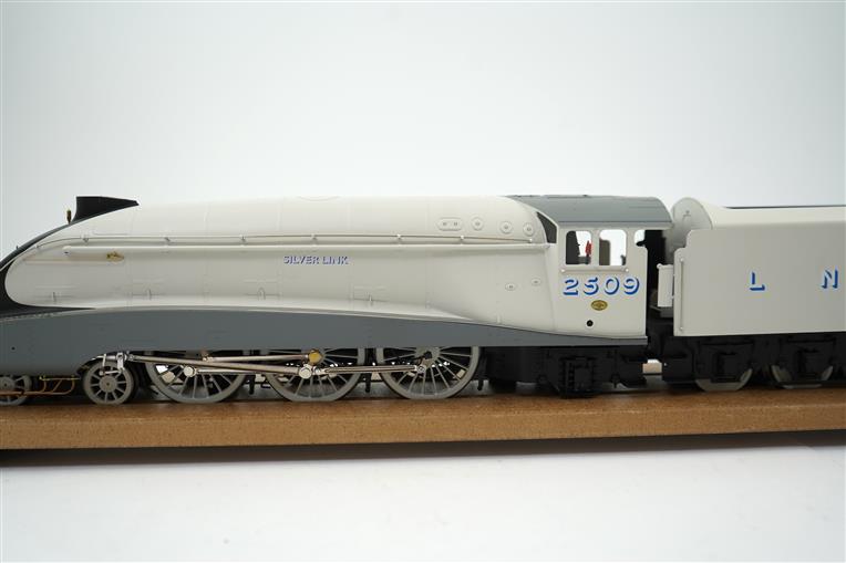 Hattons O Gauge H7-A4-001 Class A4 Pacific LNER Silver Pre-War "Silverlink" R/N 2509 Electric 2 Rail Boxed image 5