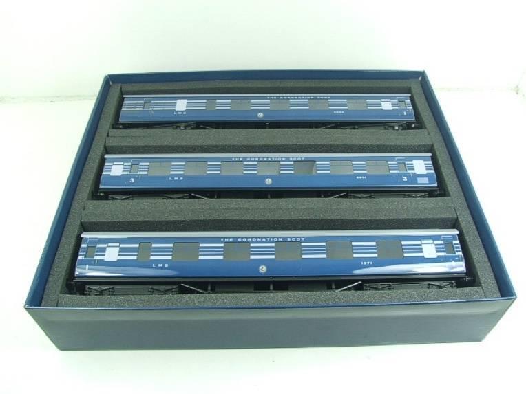 Ace Trains O Gauge C20-A LMS Blue Coronation Scot x3 Coaches, 2/3 Rail, All Metal, Set A, Bxd image 18