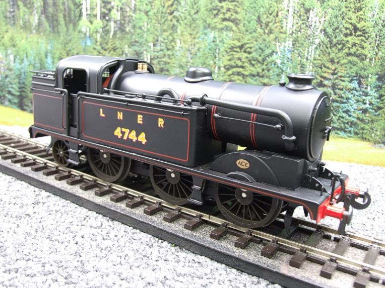 Ace Trains O Gauge E/11 LNER Lined Satin Black N2 Class 0-6-2 Tank Loco R/N 4744 Elec 2/3 Rail Bxd image 3