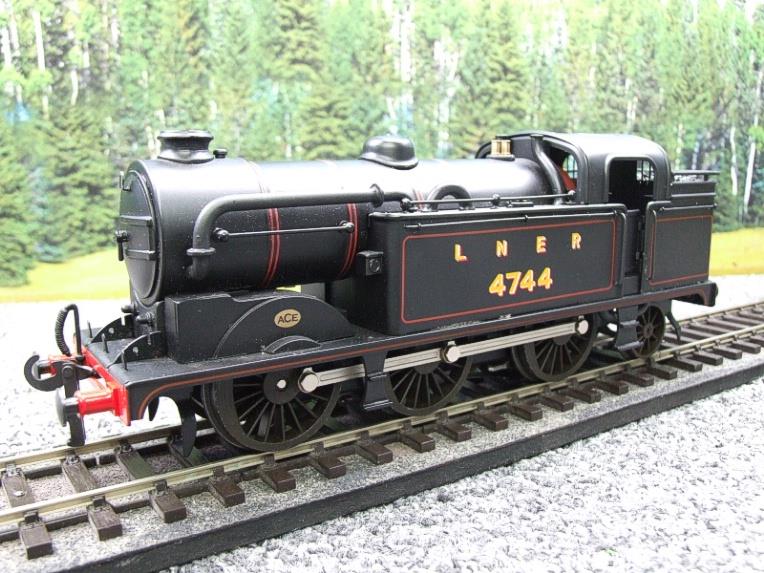 Ace Trains O Gauge E/11 LNER Lined Satin Black N2 Class 0-6-2 Tank Loco R/N 4744 Elec 2/3 Rail Bxd image 13