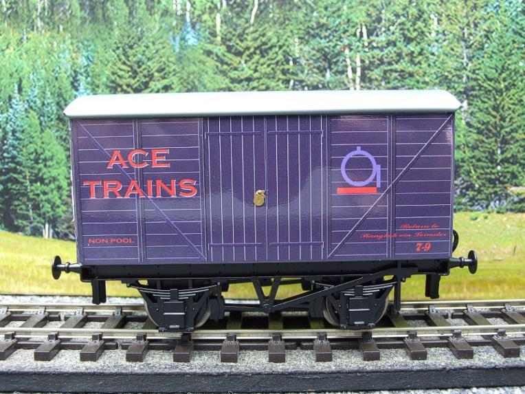 Ace Trains O Gauge Private Owned "Ace Trains" Goods Van Tinplate image 12