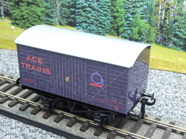 Ace Trains O Gauge Private Owned "Ace Trains" Goods Van Tinplate image 14