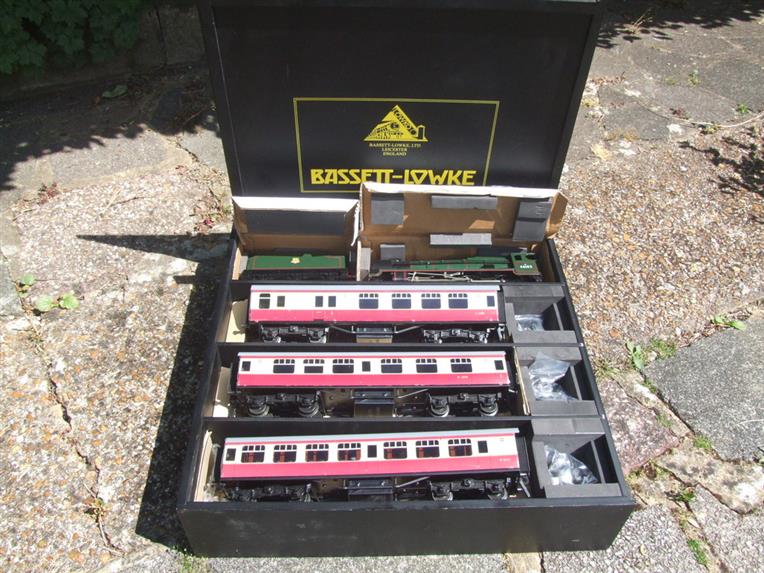 Bassett Lowke ACE Trains O Gauge BL99012 BR "Thames Clyde Loco "Black Watch" & Coaches Set" image 22
