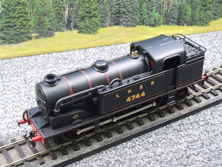Ace Trains O Gauge E11A LNER Satin Black N2 Class 0-6-2 Tank Loco R/N 4744 Electric 2/3 Rail Boxed image 11