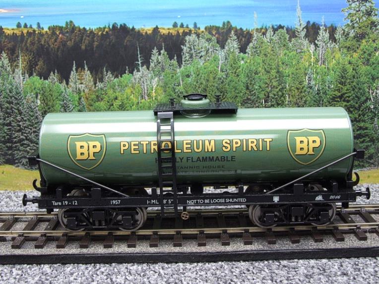 Darstaed O Gauge Bogie Tanker Green "BP" Petroleum Spirit 2/3 Rail Running Boxed image 18
