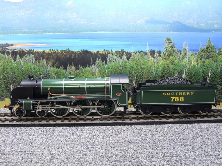 ACE Trains, O Gauge, E/34-B2R, SR Gloss Lined Olive Green "Sir Urrie of the Mount" R/N 788 image 12