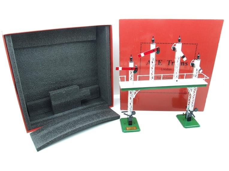 Ace Trains O Gauge ACS/1 Signal Gantry "All Home" Red Fish Tail Signal Arms Edition Electric image 14