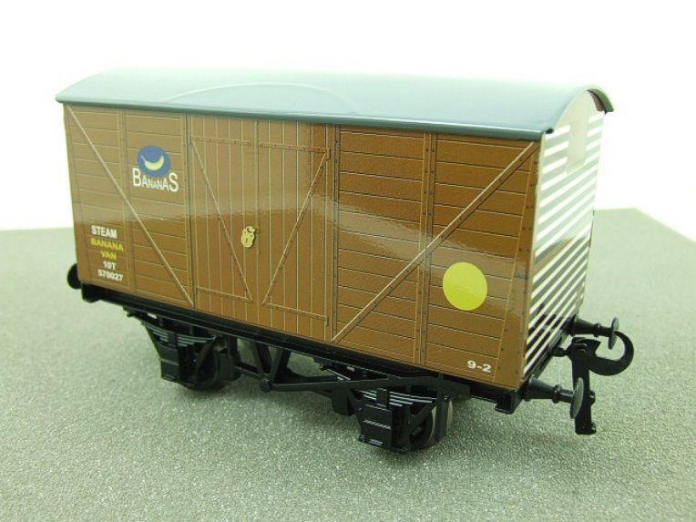 Ace Trains O Gauge G2 Van Series Private Owner BR "Bananas" Van R/N 570027 image 6