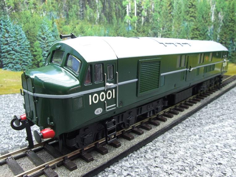 Ace Trains O Gauge E39D3 BR Gloss Green Egg Shell Waistband & Grey roof Post-56 R/N 10001 Co-Co Diesel Loco 2/3 Rail New Boxed image 5