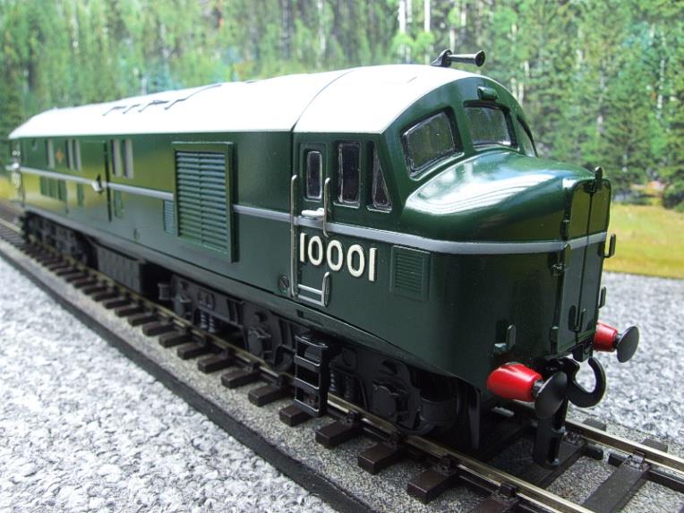 Ace Trains O Gauge E39D3 BR Gloss Green Egg Shell Waistband & Grey roof Post-56 R/N 10001 Co-Co Diesel Loco 2/3 Rail New Boxed image 13