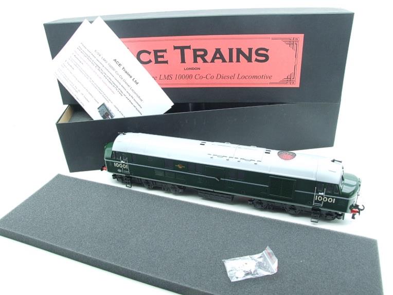 Ace Trains O Gauge E39D3 BR Gloss Green Egg Shell Waistband & Grey roof Post-56 R/N 10001 Co-Co Diesel Loco 2/3 Rail New Boxed image 18