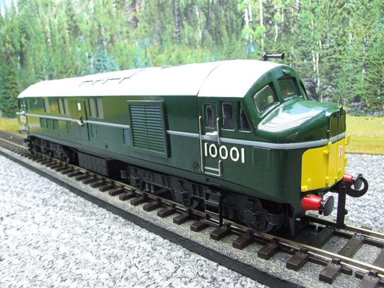 Ace Trains O Gauge E39D2 BR Gloss Green Egg Shell Waistband & Grey roof & Small Yellow End Panels R/N 10001 Post-56 image 5