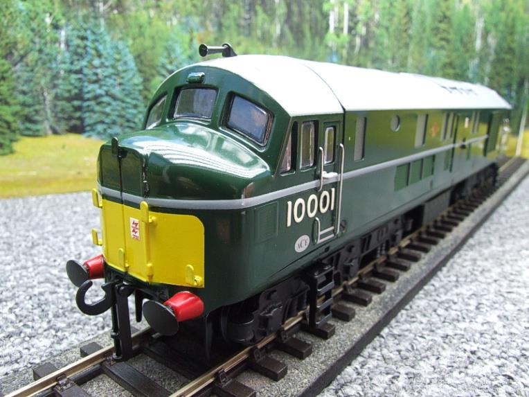 Ace Trains O Gauge E39D2 BR Gloss Green Egg Shell Waistband & Grey roof & Small Yellow End Panels R/N 10001 Post-56 image 10