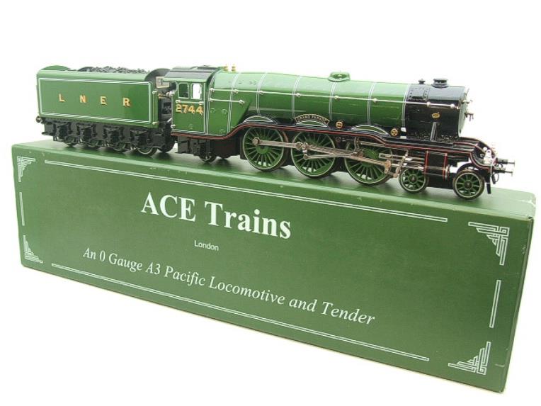 Ace Trains O Gauge E6 A3 Pacific LNER Green "Grand Parade" R/N 2744 Boxed 3 Rail image 3