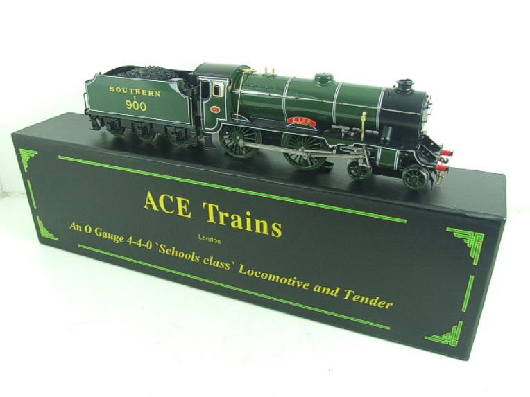 Ace Trains O Gauge E10/A1 Schools Class SR Loco & Tender "Whitgift" R/N 916, Electric 2/3 Rail Boxed image 2