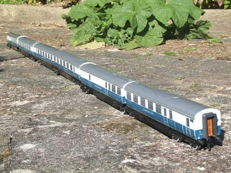Ace Trains O Gauge C7 LNER "Record Breaking Set" Articulated x6 Coaches Coronation Set 3 Rail image 8