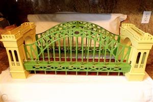 Lionel 10-1015 MTH O Gauge 300 "Hellgate Bridge" Early Colour Cream & Green, All Metal Boxed image 4