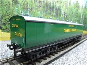 Ace Trains Wright Overlay Series O Gauge SR Southern Green "Cinema" Coach R/N 1308 Boxed image 4