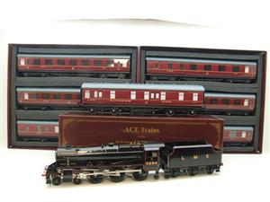 Ace Trains O Gauge LMS E19 Stanier Black 5 & LMS Maroon Stanier C18A & C18B Set & C18K Kitchen Coac image 1