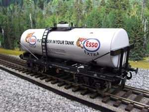 Darstaed O Gauge Bogie Tanker White "Esso" Extra 2/3 Rail Running Boxed image 10