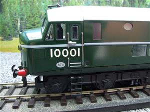 Ace Trains O Gauge E39D3 BR Gloss Green Egg Shell Waistband & Grey roof Post-56 R/N 10001 Co-Co Diesel Loco 2/3 Rail New Boxed image 7