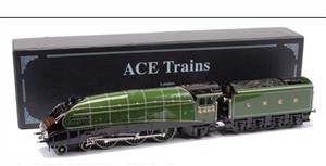 Ace Trains O Gauge E/4S LNER A4 Pacific "Falcon" R/N 4484 Boxed 3 Rail**RARE**